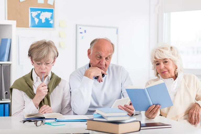 aprendizagem-na-terceira-idade-quais-os-beneficios-do-aprendizado-de-idiomas-img-768x512 aprendizagem-na-terceira-idade-quais-os-beneficios-do-aprendizado-de-idiomas-img-768x512