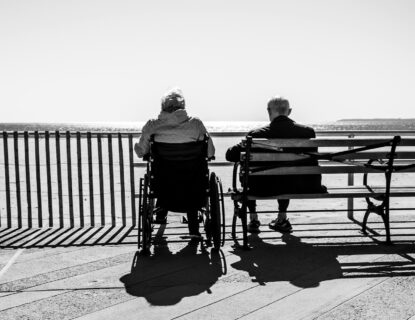 Idosos com Alzheimer e Parkinson: a importância dos cuidados especializados Idosos com Alzheimer e Parkinson: a importância dos cuidados especializados